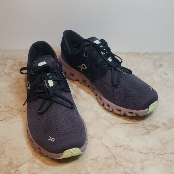 On Running Shoes - On Running Dark Blue and Violet Women's Shoes Size 9